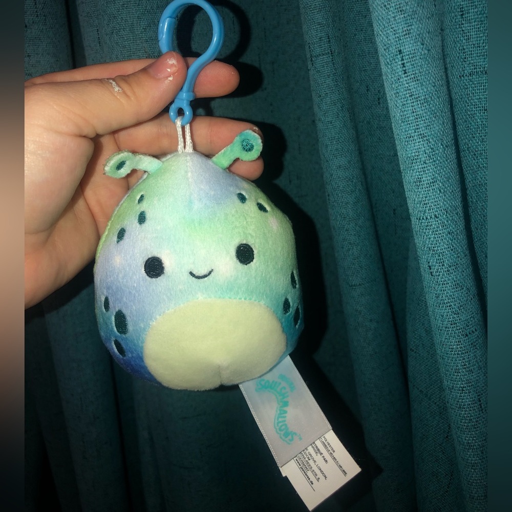 Zinx the alien 3.5 squishmallow clip